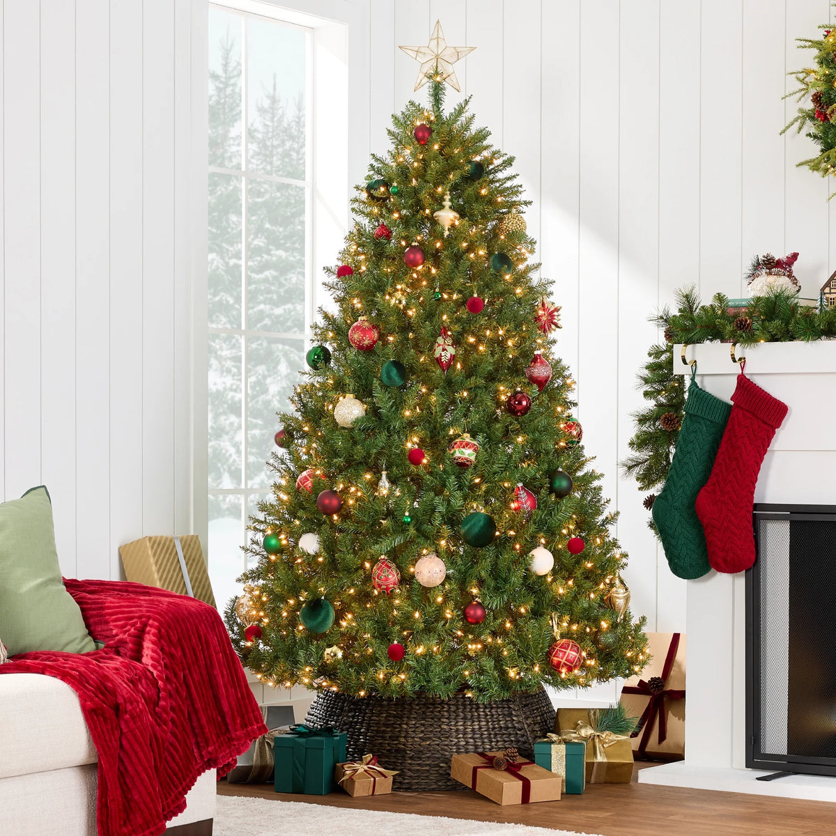4.5Ft Pre-Lit Hinged Douglas Full Fir Artificial Christmas Tree Holiday Decoration W/ 200 Lights