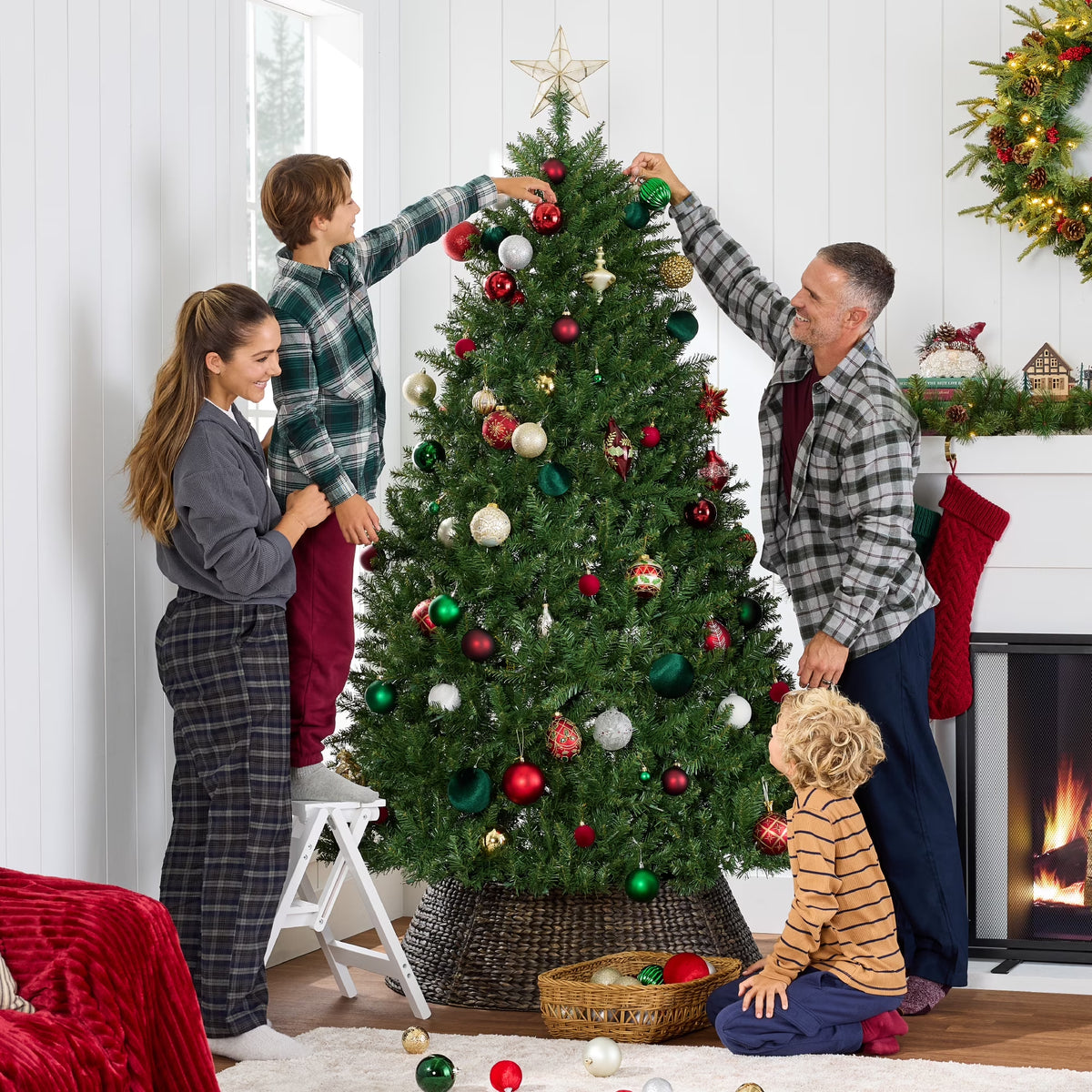 7.5Ft Hinged Douglas Full Fir Artificial Christmas Tree Holiday Decoration W/ Foldable Metal Stand