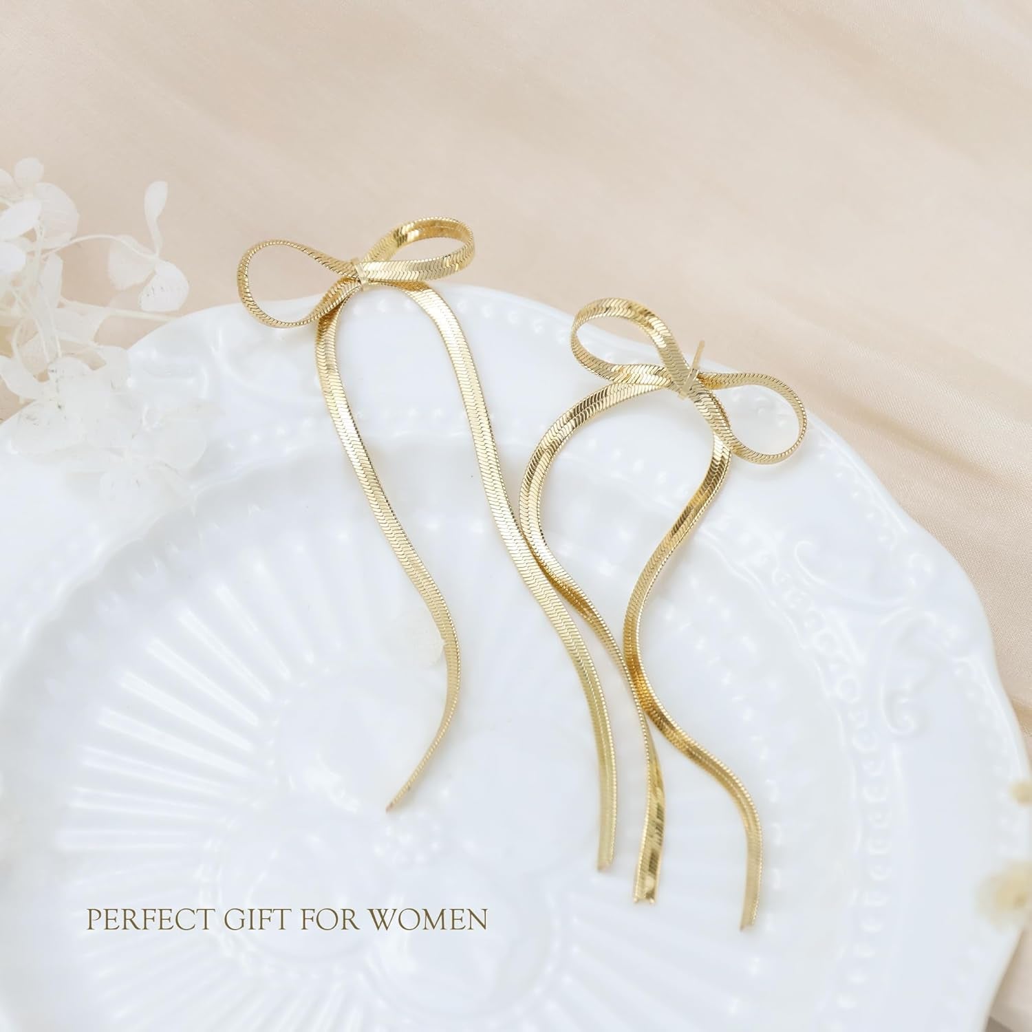 Bow Earrings for Women, 18K Gold Plated Bow Dangle Earrings Dangling Dangly Gold Earrings for Women Trendy for Wedding Prom Aretes Para Mujer Gold Jewelry Gifts for Woman